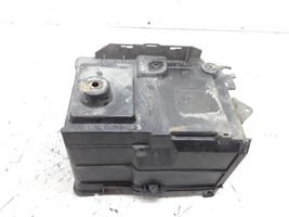 Mazda 3 I Boîte de batterie BP4K56040