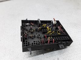 Opel Movano A Module de fusibles 7703297587