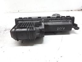 Renault Kangoo I Air filter box 8200557476