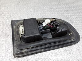 Mitsubishi Delica Lampy tylnej klapy bagażnika 22687009