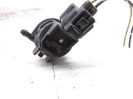 Mazda 3 I Pompe de lave-glace de pare-brise 8603102451