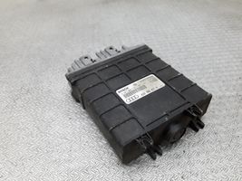 Audi 80 90 S2 B4 Dzinēja vadības bloks 028906021D