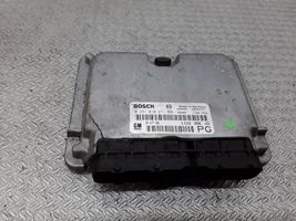 Opel Vectra B Variklio valdymo blokas 0281010271