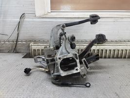 Volkswagen PASSAT B5 Pedal assembly 8D1721117D