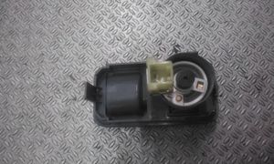 Toyota Echo Przycisk / Włącznik oświetlenia wnętrza kabiny 777454