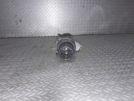 Mazda 3 I Pompe de lave-glace de pare-brise 8603109120