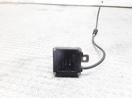 Volkswagen Transporter - Caravelle T4 Antenas pastiprinātājs 701035577B