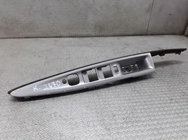 Mazda 2 Obudowa klamki wewnętrznej drzwi przednich 