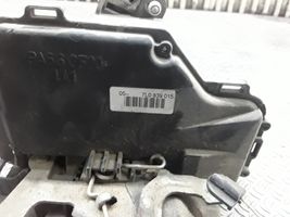 Volkswagen Touran I Zamek drzwi tylnych 7L0839015