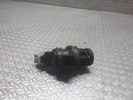 Mazda 3 I Pompe de lave-glace de pare-brise 