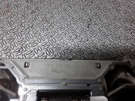 Volkswagen Jetta V Illuminazione sedili anteriori 1K0947105