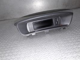 Opel Tigra B Monitori/näyttö/pieni näyttö 13208191