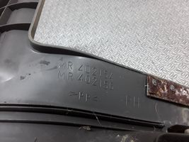 Mitsubishi Pajero Takaoven kynnyksen suojalista MR402154