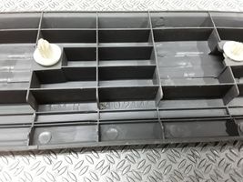 Mitsubishi Pajero Etuoven kynnyksen suojalista 1MR402149