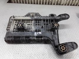 Volkswagen Caddy Vassoio batteria 1K0915333