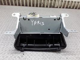 Toyota Yaris Verso Unité principale radio / CD / DVD / GPS 8611052030