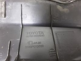 Toyota Avensis T250 Valytuvų apdaila (-os) 5578205030