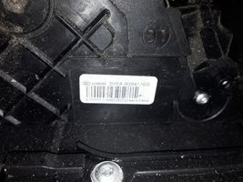 Ford C-MAX I Aizmugurē slēdzene 3M5AR26413BS