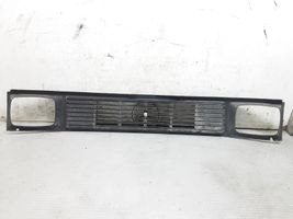 Mercedes-Benz 307 Grille calandre supérieure de pare-chocs avant 6018880023