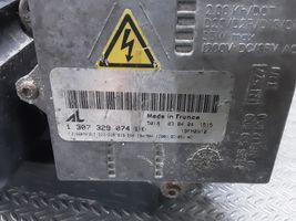 Volkswagen Sharan Lampa przednia 1307329074