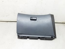 Nissan Primera Hansikaslokerosarja 68520AV600