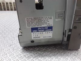 Jaguar S-Type Panel / Radioodtwarzacz CD/DVD/GPS XR8310E889