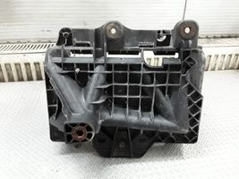 Volkswagen Polo IV 9N3 Vassoio scatola della batteria 