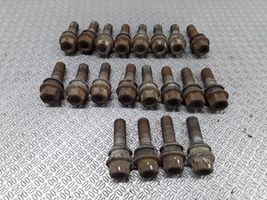 Volkswagen Touareg I Nuts/bolts 