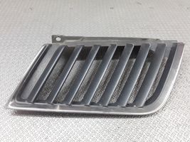 Mitsubishi L200 Maskownica / Grill / Atrapa górna chłodnicy MN142328