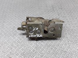 Mercedes-Benz Sprinter W901 W902 W903 W904 Etuoven lukko A9017201035