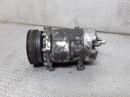 Volkswagen Golf III Air conditioning (A/C) compressor (pump) 1H0820803D