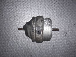 Audi A4 S4 B5 8D Supporto di montaggio del motore 