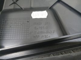 Volkswagen Touareg I Tapa/cubierta para la caja de la batería 7L0864643