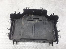 Volkswagen Touareg I Boîte de batterie 7L6915333