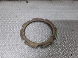 Volkswagen Touareg I Bague de verrouillage pour réservoir de carburant 16658028