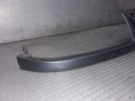 Volkswagen PASSAT B4 Grille calandre supérieure de pare-chocs avant 