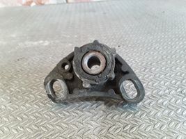 Volvo V70 Supporto di montaggio del motore 8666204