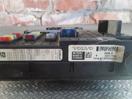 Volvo V70 Sulakemoduuli 8676391