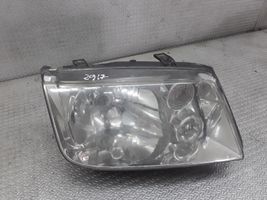 Volkswagen Jetta IV Lampa przednia 205653B