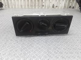 Volkswagen Jetta IV Panel klimatyzacji 1J0820045F