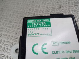 Toyota Avensis Verso Oven keskuslukituksen ohjausyksikön moduuli 8974144060