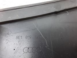 Audi A4 S4 B7 8E 8H Kita variklio skyriaus detalė 8E1819447A