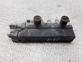 Mercedes-Benz S W220 Air suspension valve block A2203200258