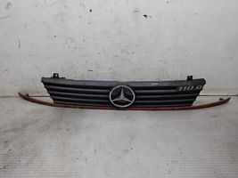 Mercedes-Benz Vito Viano W638 Grille calandre supérieure de pare-chocs avant A6388880415