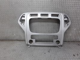 Ford Mondeo MK IV Klimato kontrolės/ pečiuko kontrolės apdaila 7S7118522