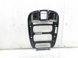 Chrysler Voyager Cadre, panneau d'unité radio / GPS 05009175AA