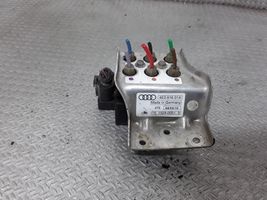 Audi A8 S8 D3 4E Verteiler / Ventilblock Luftfederung 4E0616014