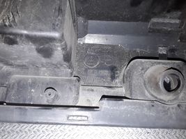 Audi A2 Jäähdyttimen kehyksen suojapaneeli 8Z0805594C