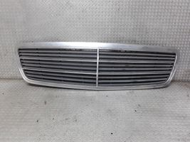 Mercedes-Benz C W203 Grille calandre supérieure de pare-chocs avant A2038800483