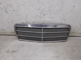 Mercedes-Benz E W210 Maskownica / Grill / Atrapa górna chłodnicy 2108880023